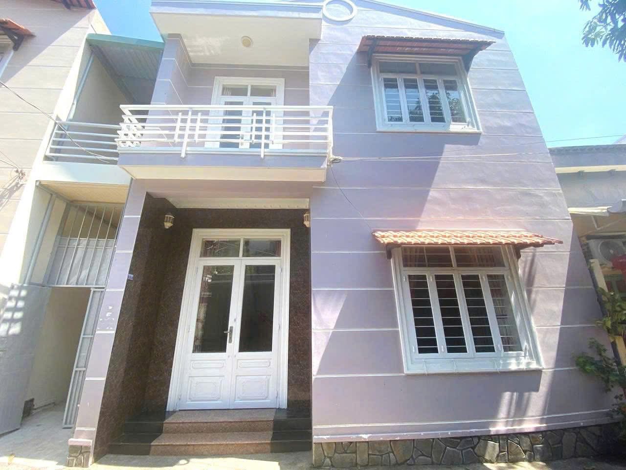 Bán nhà 1 trệt 1 lầu hẻm ô tô đường Lương Văn Can, phường Vũng Tàu, giá 6.2 tỷ