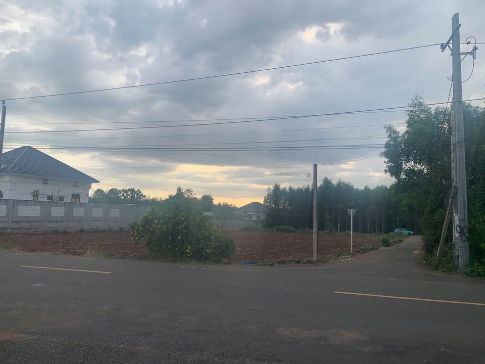 Chính chủ gửi bán gấp lô đất trung tâm xã Đất Đỏ, thành phố Hồ Chí Minh mới, giá 1.05 tỷ