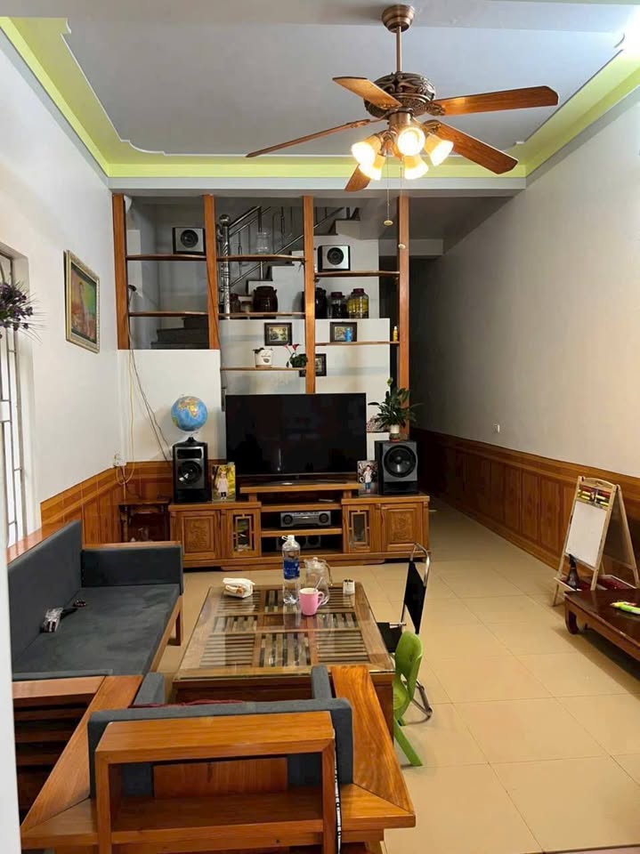 Bán nhà 2 tầng mặt đường chính EC, Hùng Thắng, Bãi Cháy, Hạ Long