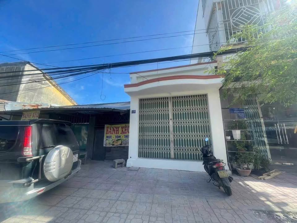 Bán đất tặng nhà cấp 4 mới có sẵn dòng tiền đang cho thuê mặt bằng kinh doanh tại Phước Long, Nha Trang