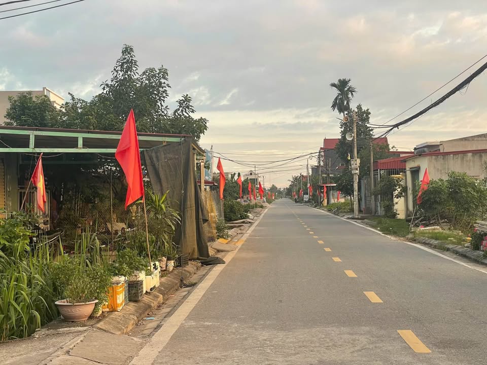 Bán lô đất mặt đường Dân Tiến, Minh Tiến, Nam Đồ Sơn, giá 2.3 tỷ