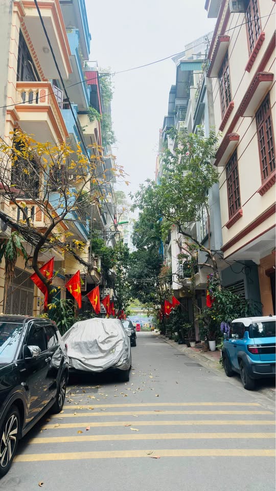 Bán nhà 5 tầng, phân lô, vỉa hè, kinh doanh, ô tô tránh tại Xuân La, gần Ngoại Giao Đoàn