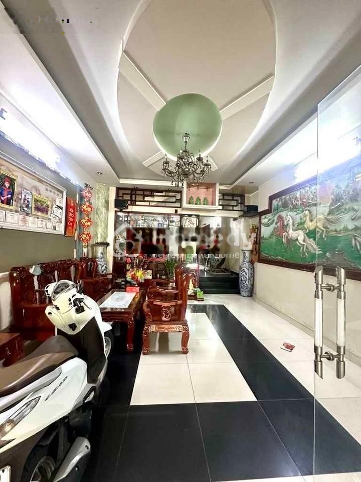 Chạy nợ bán gấp nhà đ. Hòa Hưng, q.10 gần trạm y tế ,dt 64m2- giá 1,75 tỷ,có sổ