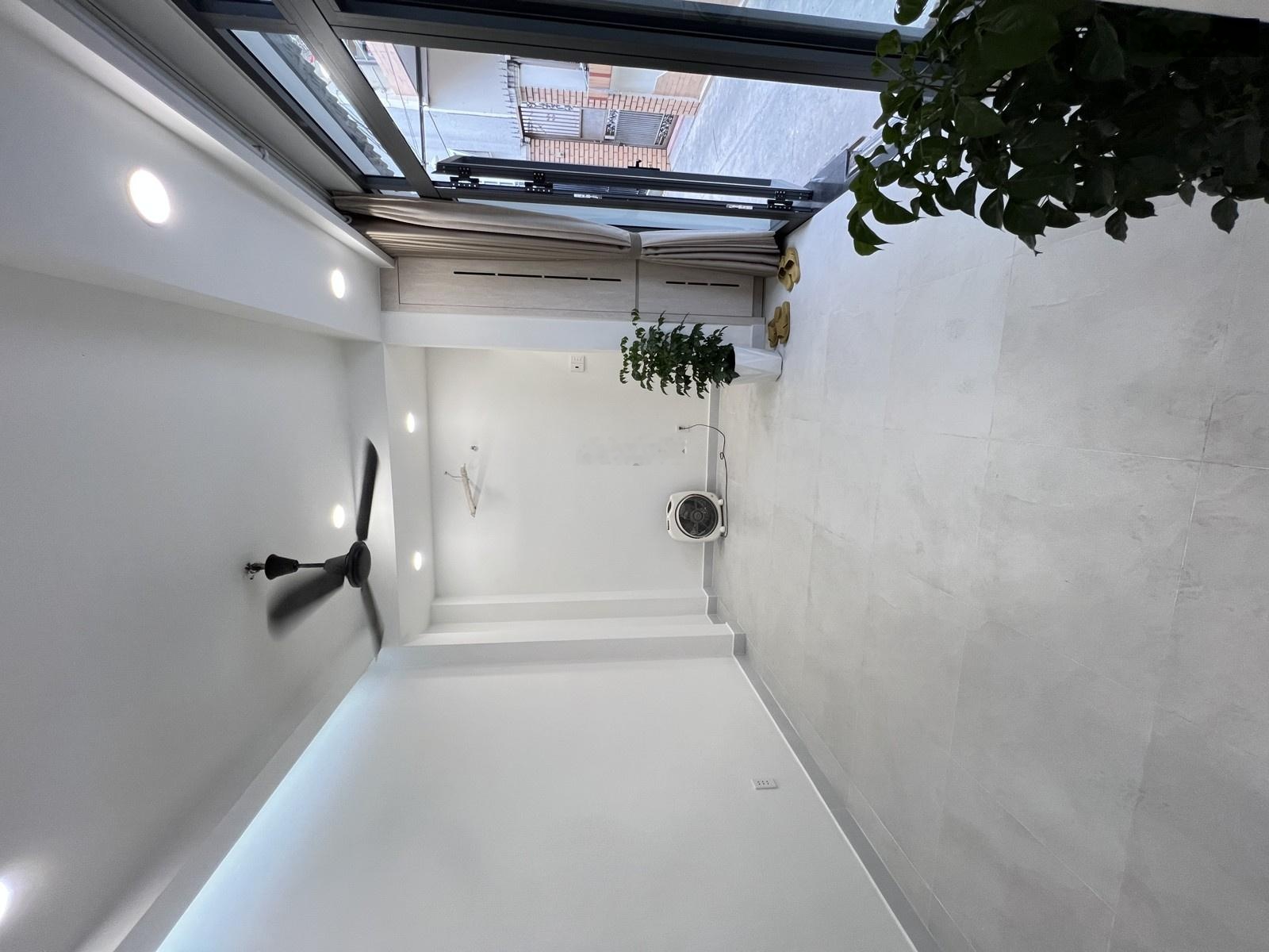 Biệt thự mini CMT8, P7, TB. 8x5m 40m2, 3PN(có Pn dưới trệt), cách mặt phố đúng 4 căn, hẻm đẹp