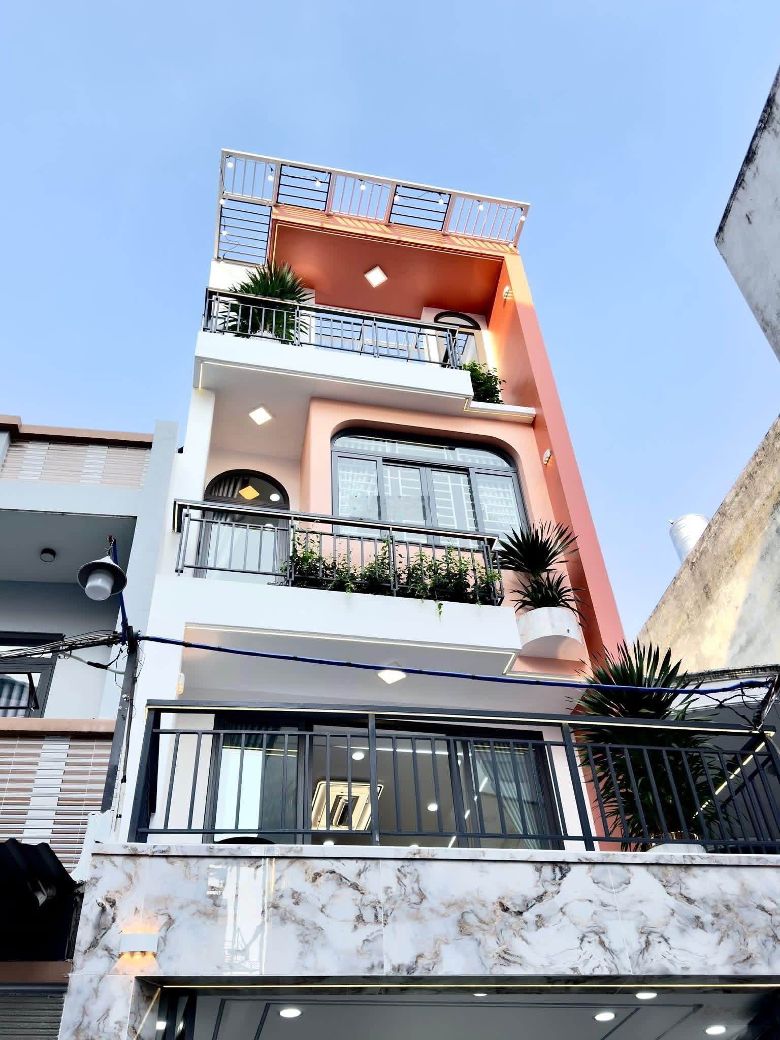 Thiện chí bán nhà Lê Thị Hồng Gấm - Quận 1.Giá 3Tỷ8/75.2m2 cho thuê 26triệu. Gần Ga Metro Bến Thành