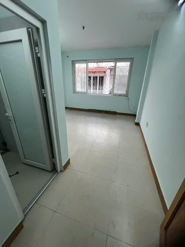 Bán nhà hẻm xe tải cách mạng tháng 8, dt 4x15m cn:60m2, 2 tầng 3pn 2wc, dọn vào ở ngay