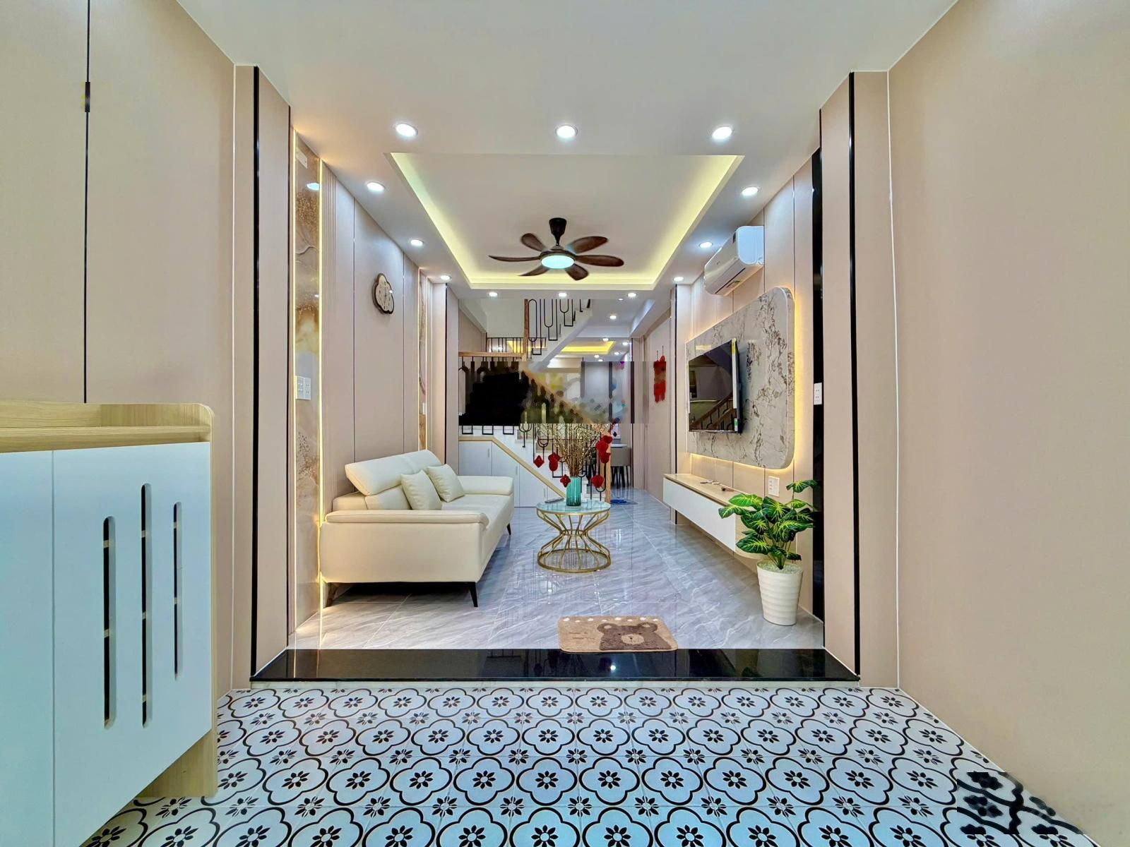 Giảm 300 triệu - Bán nhanh nhà đẹp full nội thất đường Phan Văn Trị - Cách hẻm xe hơi 20m