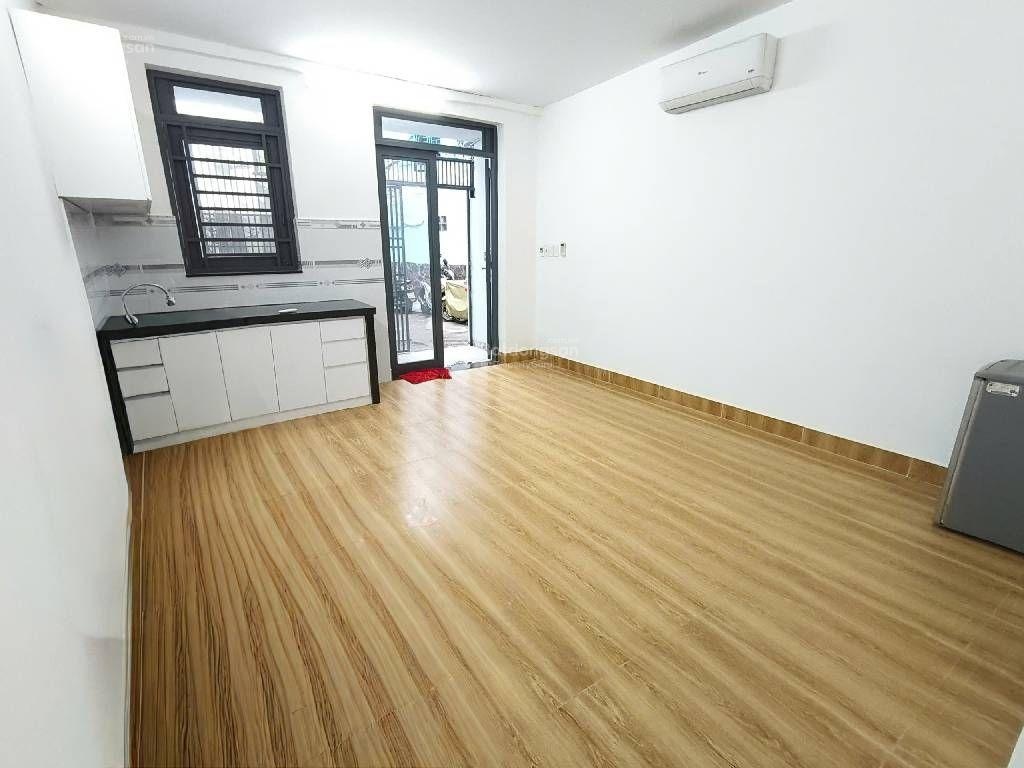 Bán gấp giá rẻ nhà Phan Văn Trị gần chợ Bà Chiểu 60m2,4.2x14 vuông vứt nở hậu tài lộc