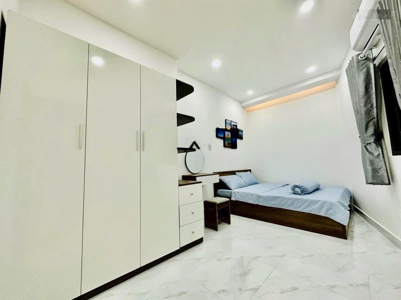 Chủ cần bán nhanh - giá chào 4,8 tỷ - trung tâm Bình Thạnh - hẻm thông thoáng dân trí cao - nhà mới