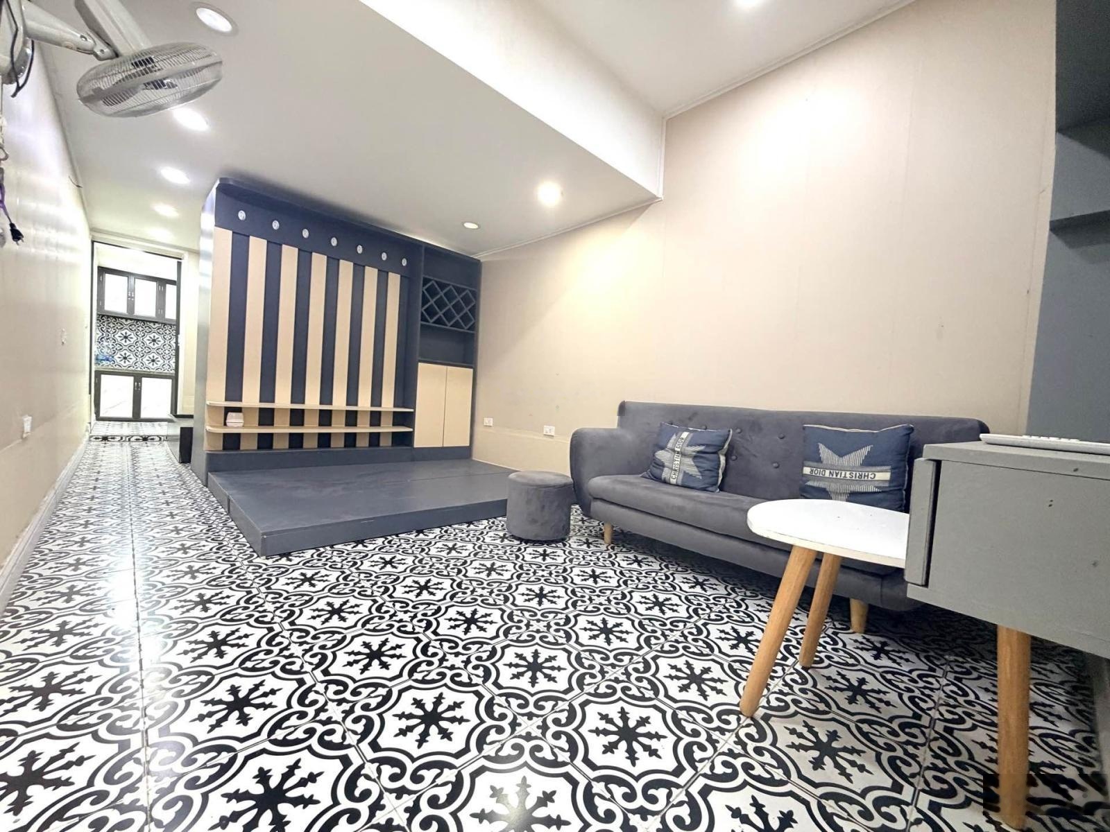 Tập thể tầng 1 Thịnh Quang 2.9 tỷ