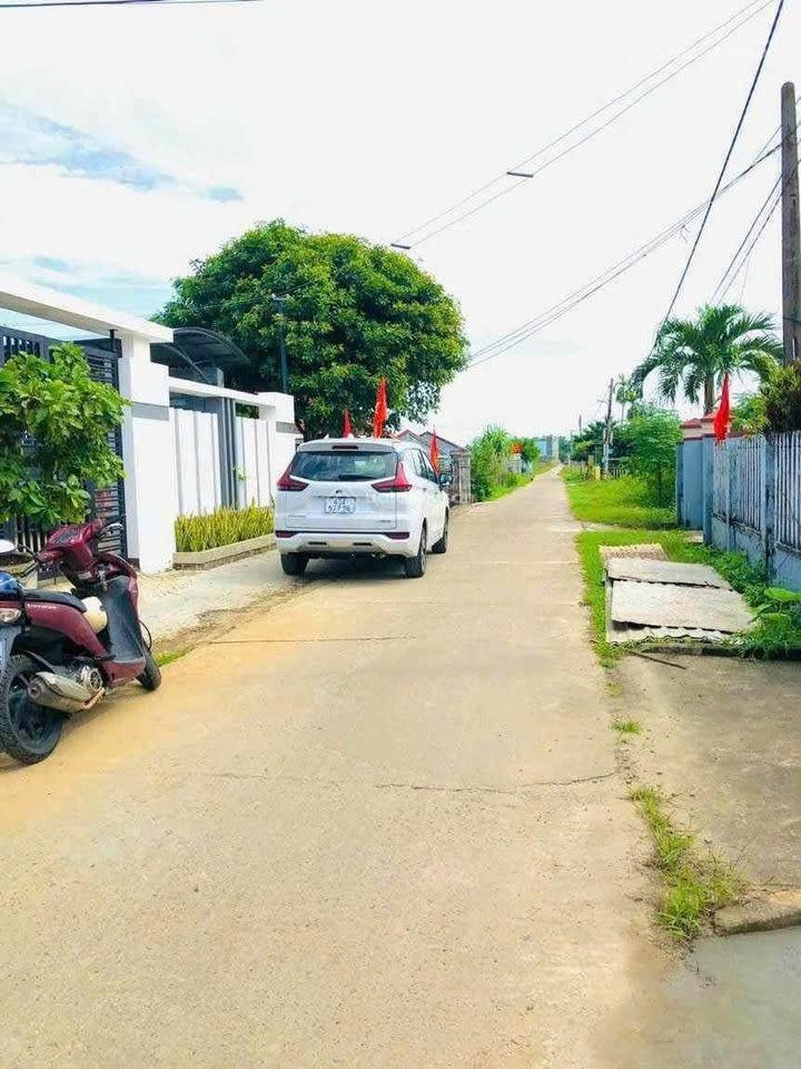 Ngay Sau Chợ Lệ Trạch - Hòa Tiến - Giao đường DH12 21m - Giá chỉ 8.0.0 triệu