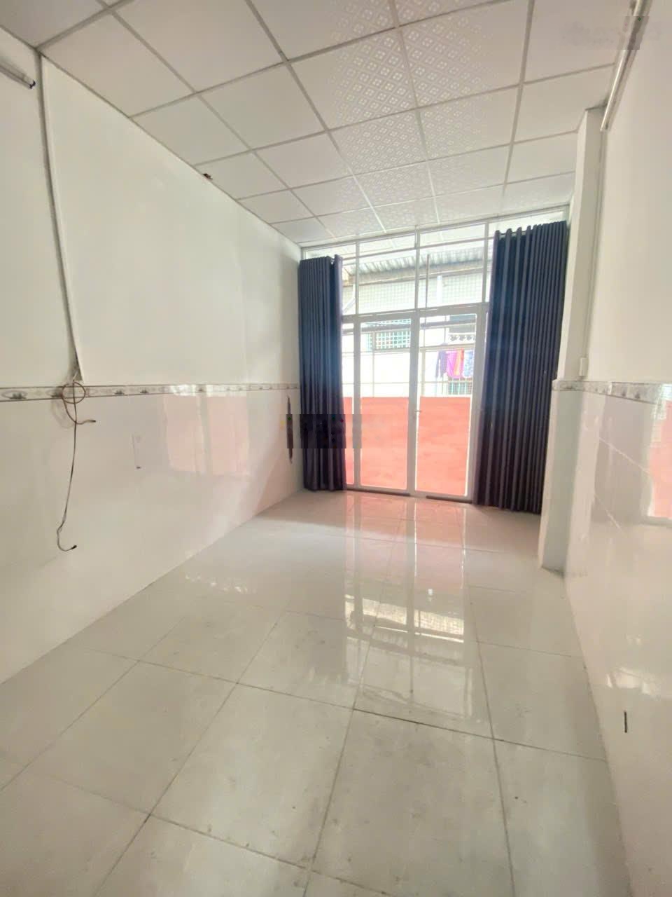 Nhà ngõ Ngô Gia Tự, quận 10. Giá rẻ - nhờ anh/chị môi giới hỗ trợ bán hoa hồng cao