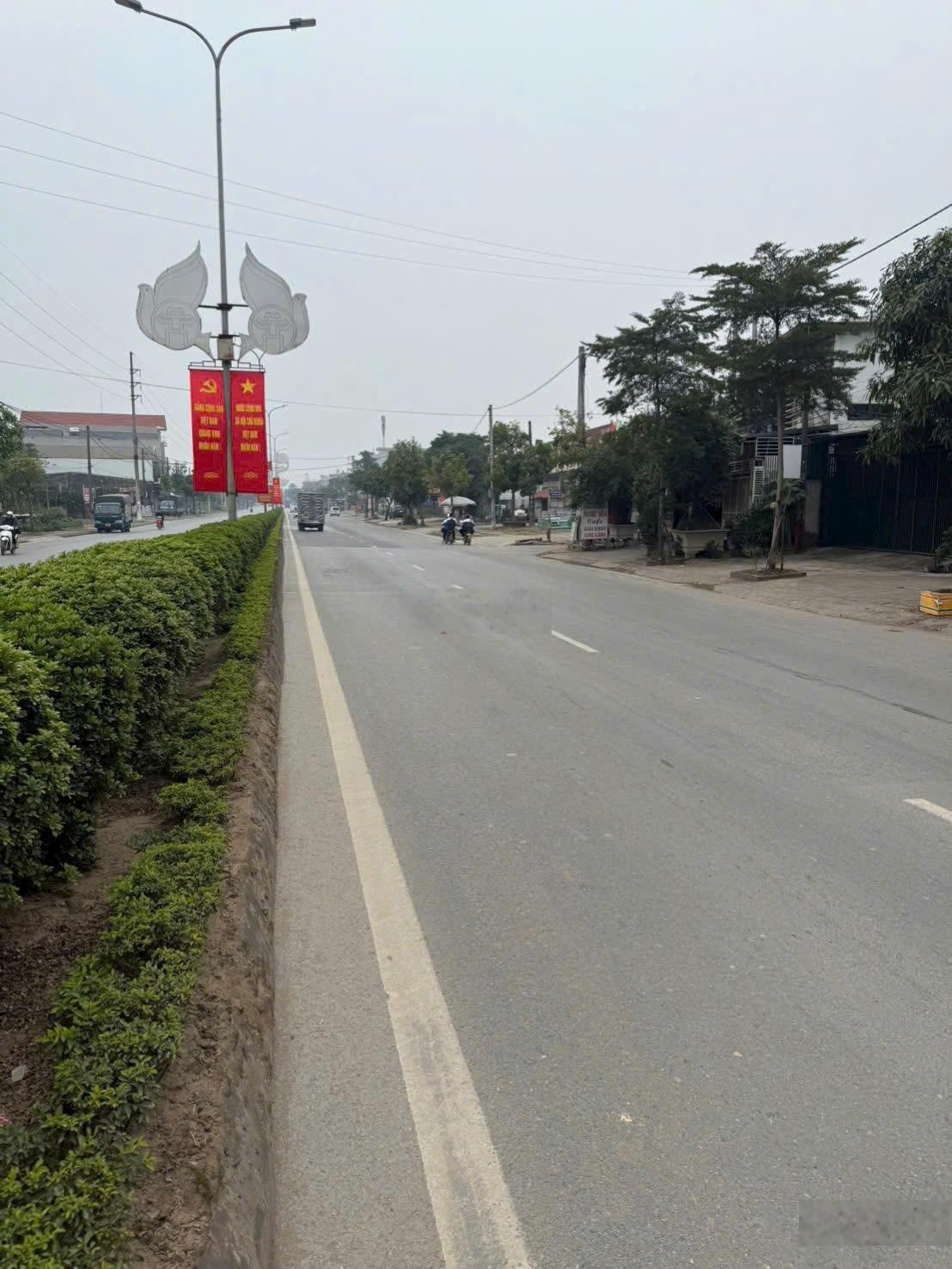 Chính chủ bán lô đất TT Phúc Thọ - sát mặt đường QL32 44M, Giá chỉ 1.x tỷ