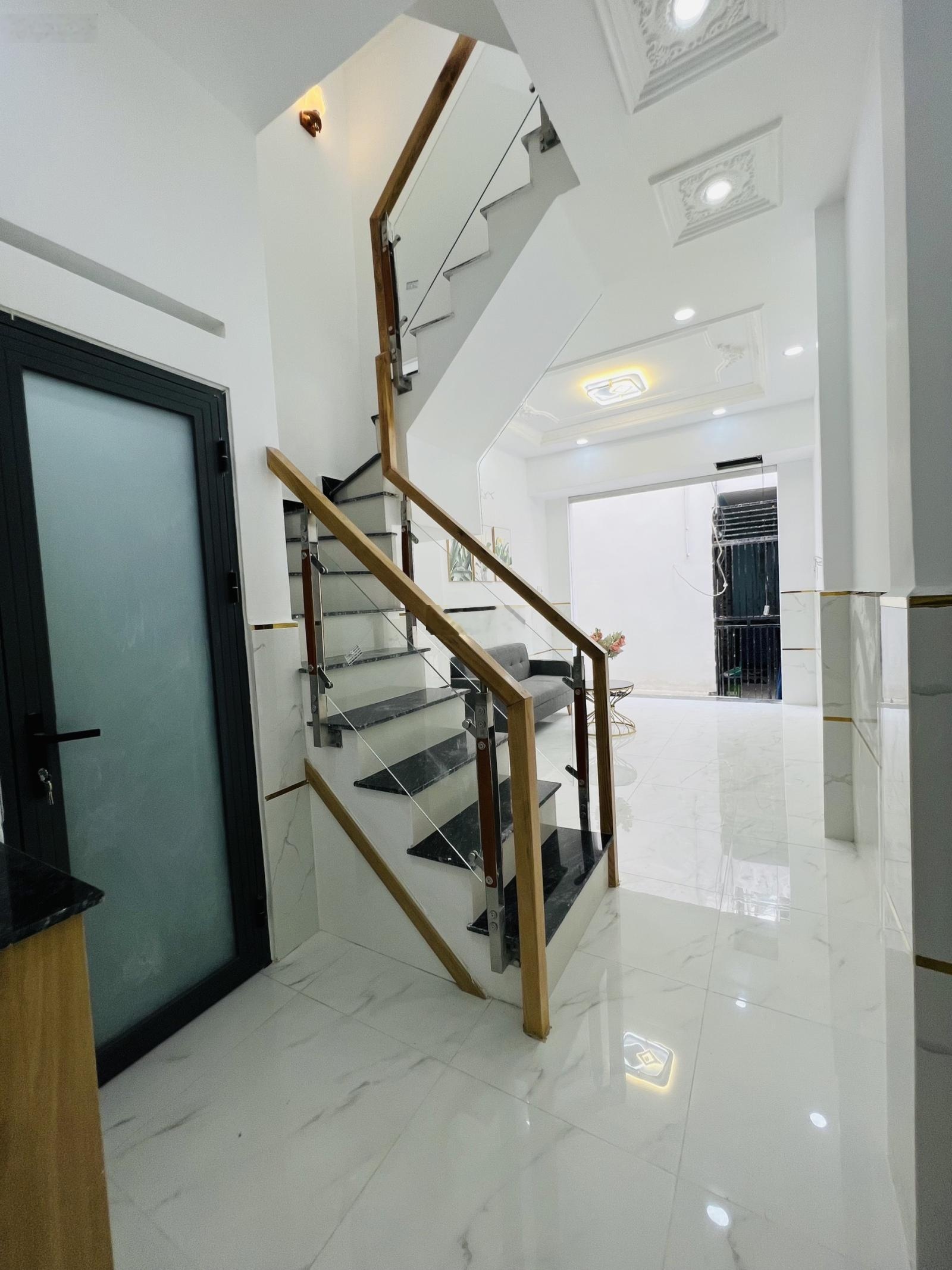 Bán mới 100%, gần khu Tên Lửa, giá chỉ dưới 2 tỷ! Chốt ngay