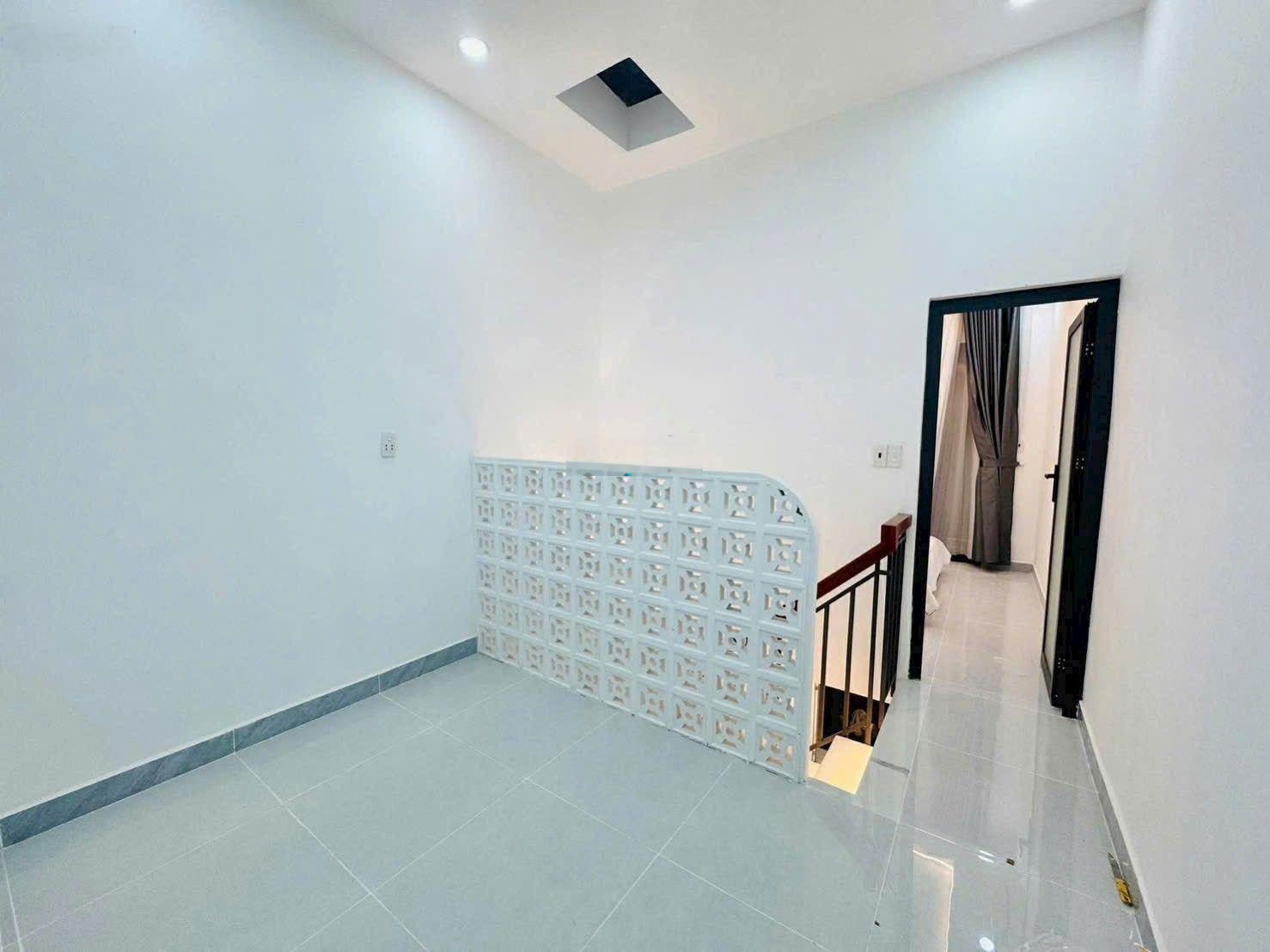 Giảm 4ty5 còn 4ty3 . hàng hiếm khó còn anh chi io .lh 0937936880 mr ngân