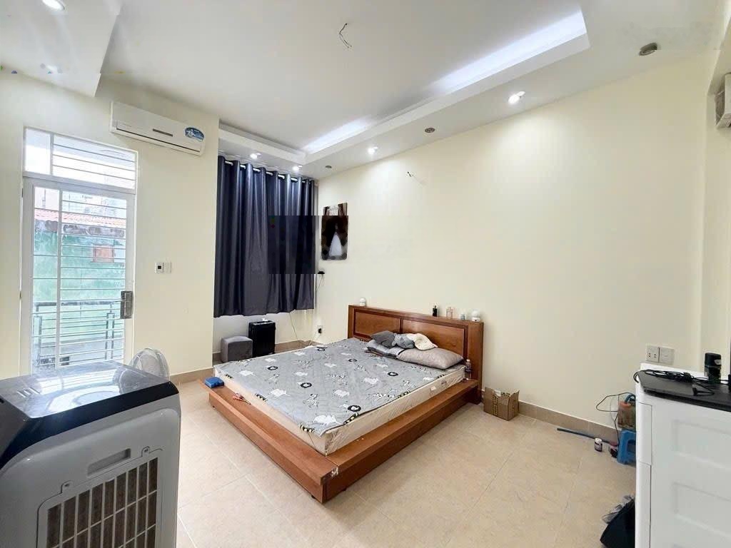 Bán nhà vị trí đẹp Quận 10 gần ngã 6 Lý Thái Tổ - BTCT 4 tầng 4 PN, hẻm rộng 4m, giá 6.7 tỷ TL