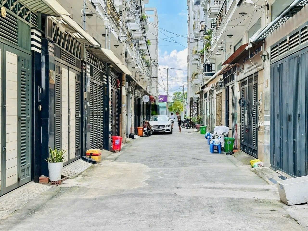 HXH 1/ Nguyễn Văn Lượng- Đối diện Lotte- 4 Tầng nhà mới.