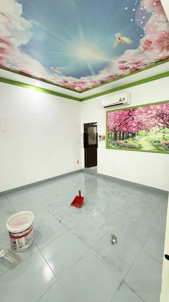 Nhà ngang 4m5 Lạc Long Quân (58m2) - Hẻm 4m - 2 Tầng 2PN 2WC - Nhà đẹp 5tỷ2