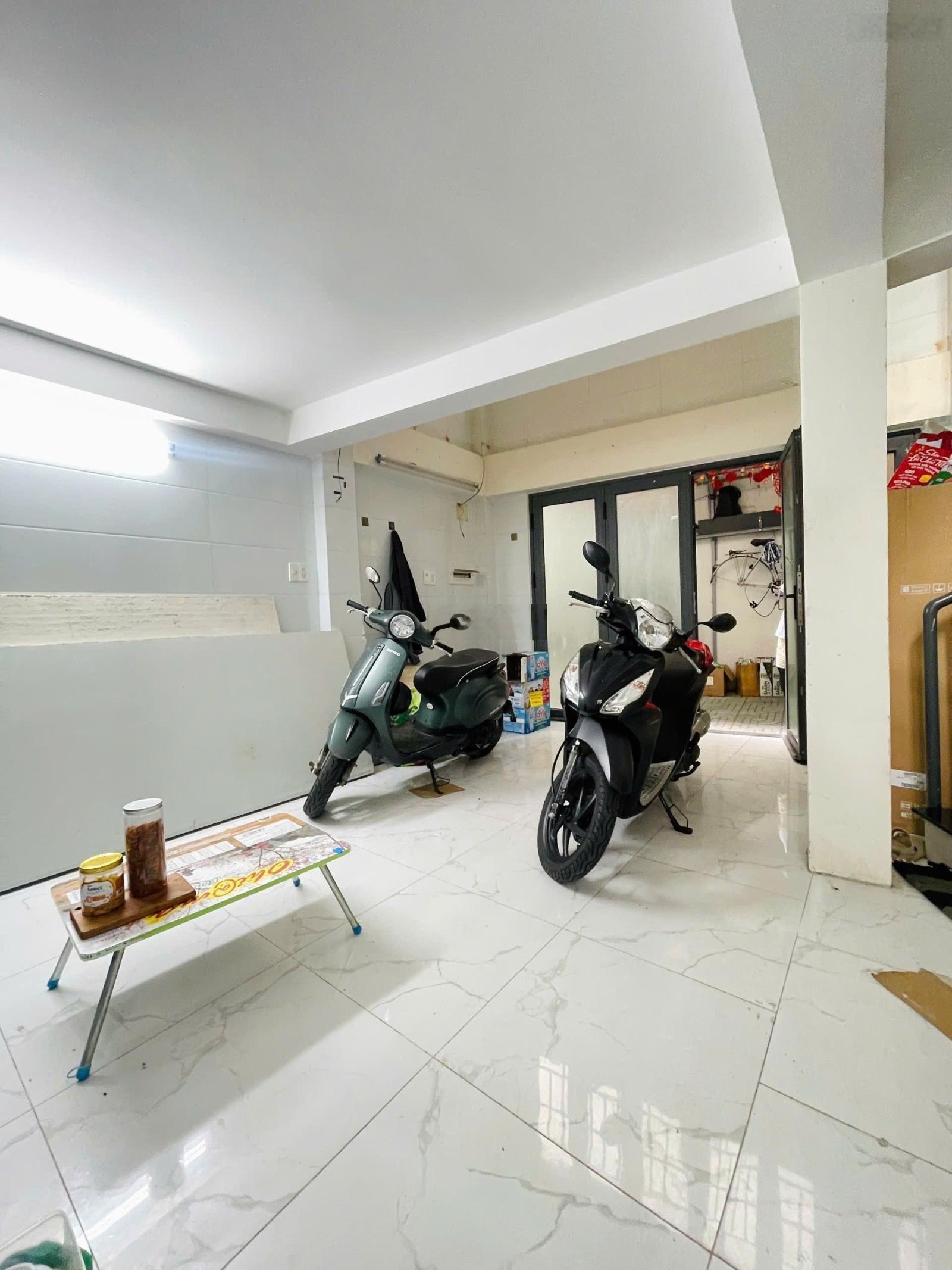 2 mặt tiền hẻm - 4 tầng - 30m2 -3pn . 3wc . . sổ đ.ẹp - ko lộ giới . ko quy hoạch - ngay cityland .