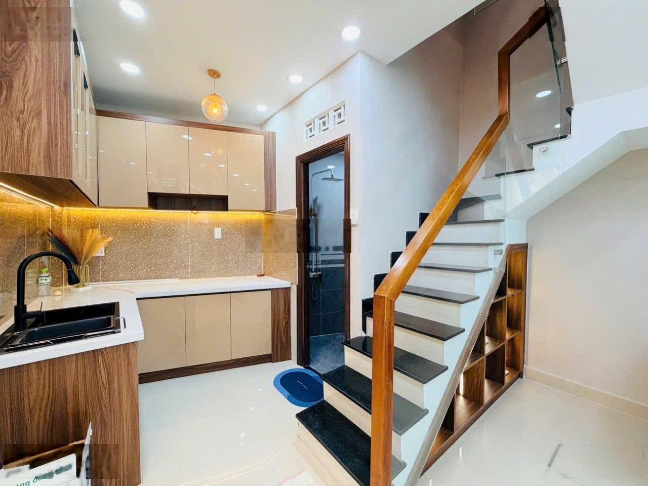 [ 3 tỷ 150 ] Nhà đường Bàu Cát , gần trường học Mầm non . DT 42m2 - SHR. LH 0903632392 Quân