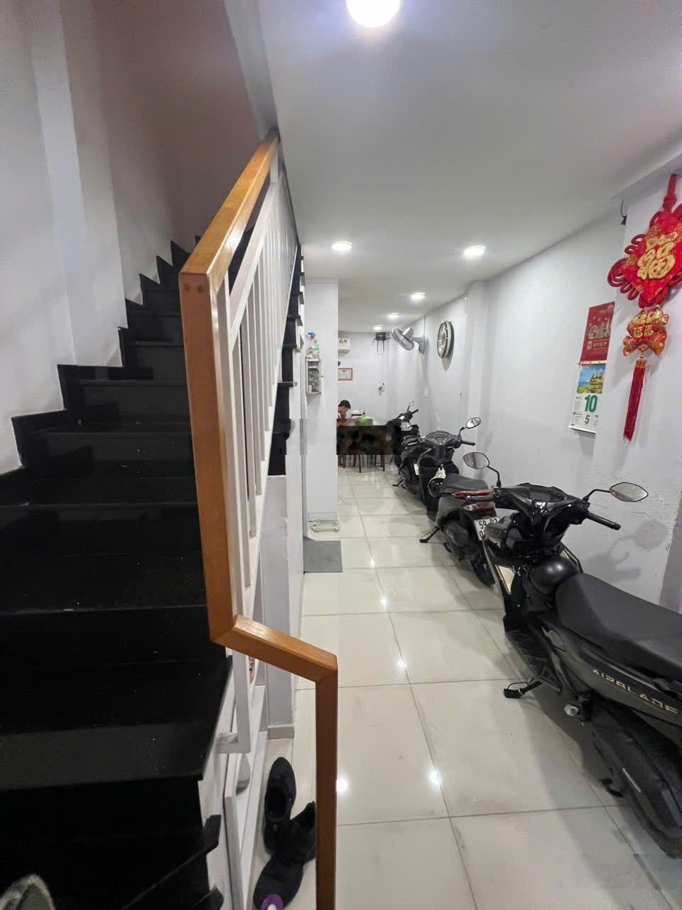 Bán gấp Nhà riêng 33m2, 5,75 tỷ ở Trần Văn Quang, p 10, Q.Tân Bình, HCM Hot!