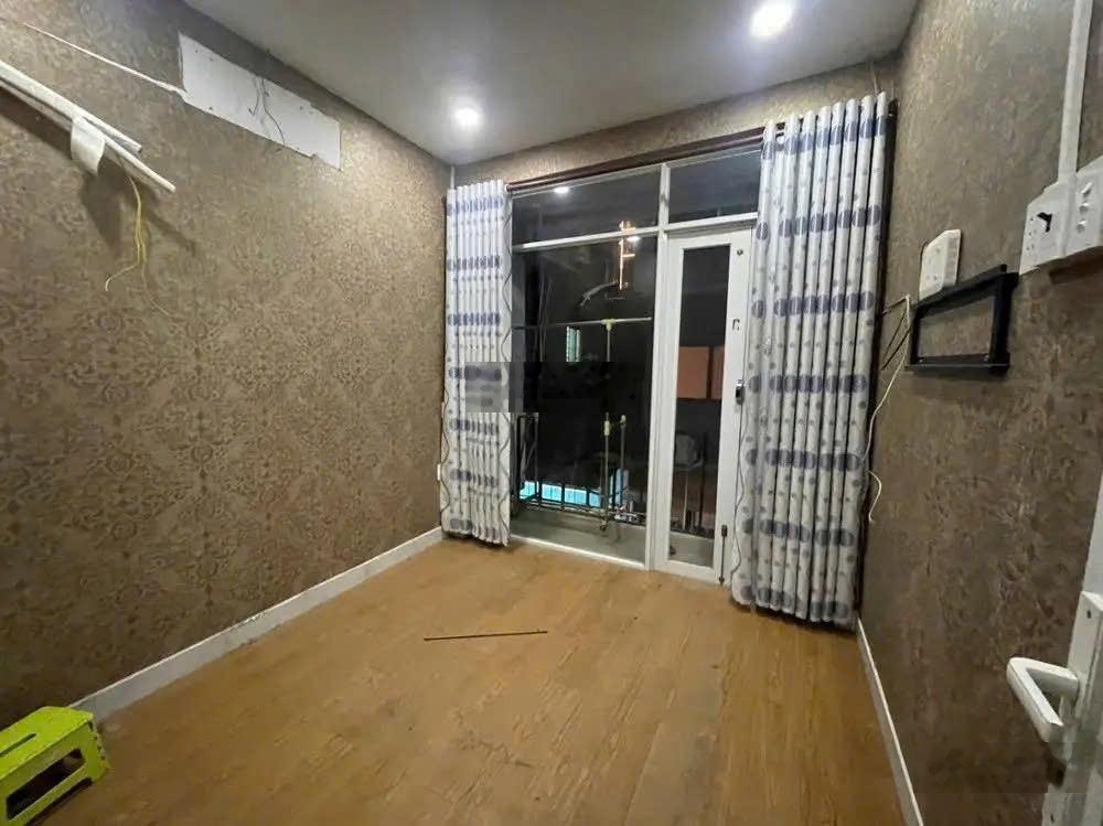 Ngân hàng thanh lý nhà quận 1 1 trệt 2 lầu chỉ 5,45 tỷ