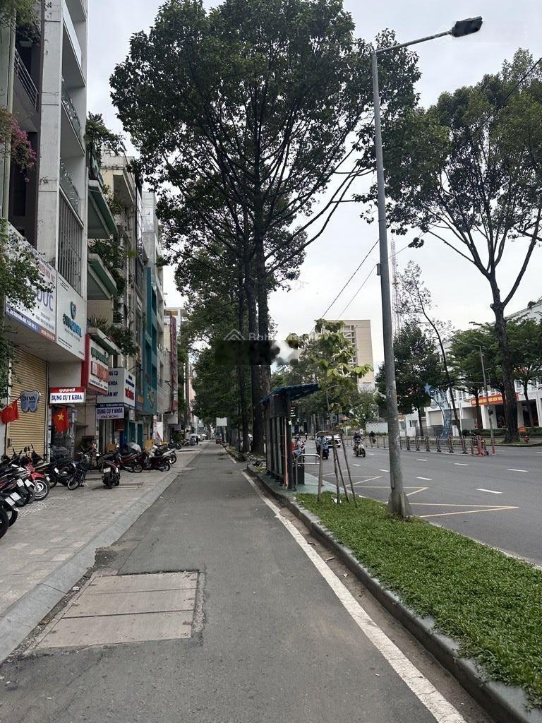 Nhà bán HXH đường Trần Hưng Đạo, Q1, 35 m2, 2 tầng , gía 7 tỷ