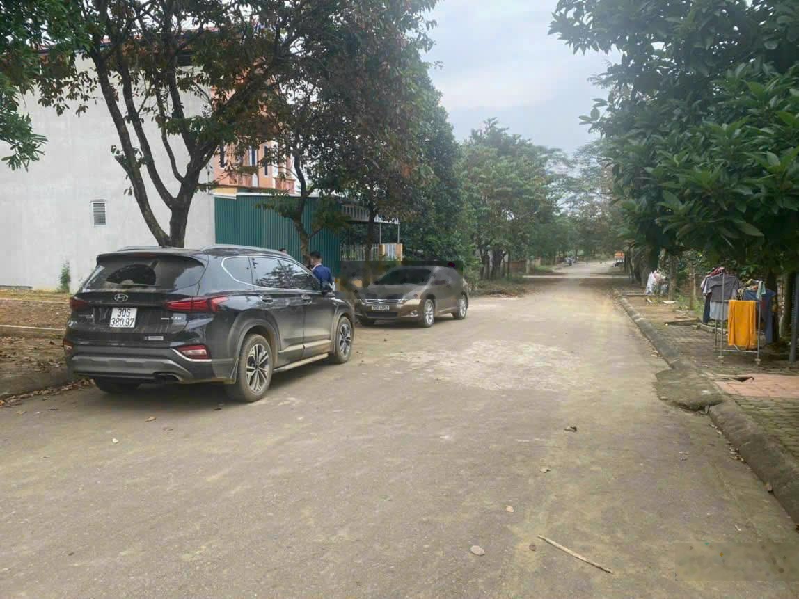 bán gấp lô 60m2 TĐC Vai Réo - Phú Cát , cạnh nhà máy in tiền , cách cnc 1km , đường 10m , 1ty4