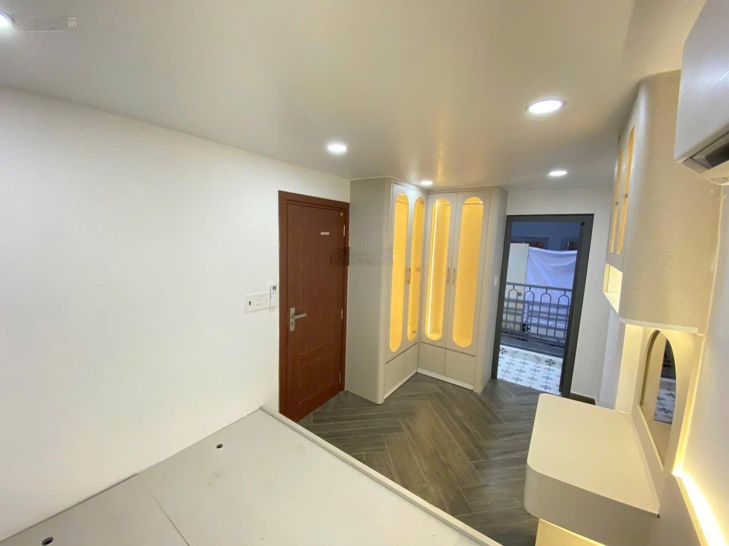 Bán nhà đẹp shr - gần mặt tiền đường - quận 7