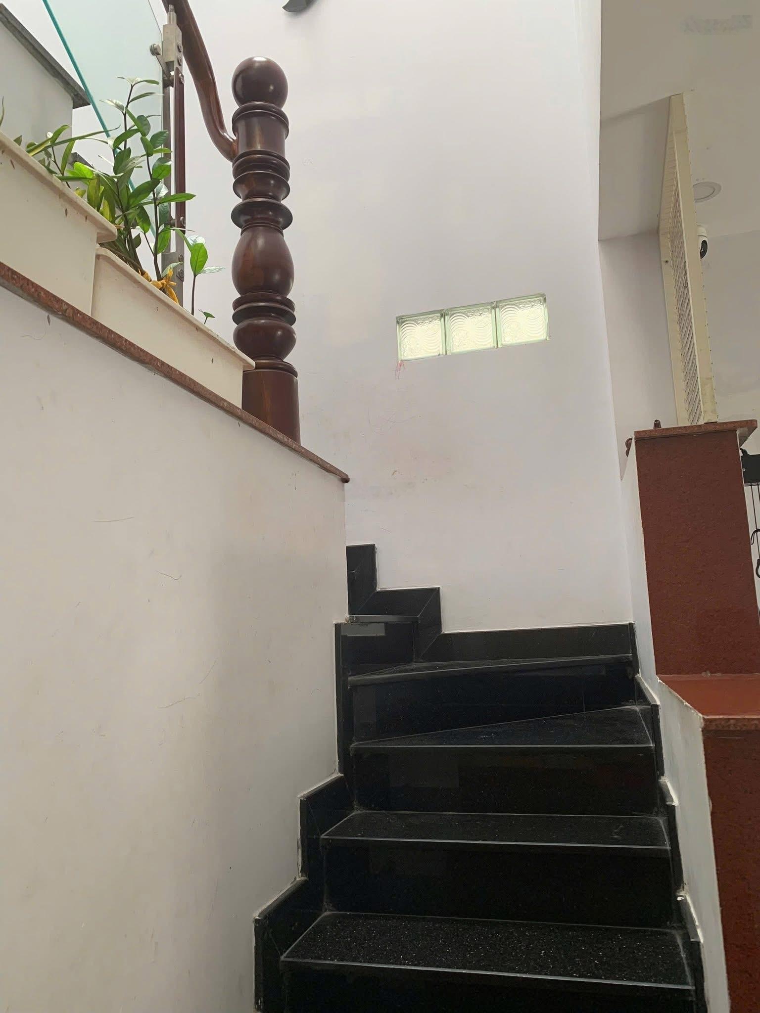 Bán nhà hẻm xe hơi Thạch Lam 4x12 trệt 2 lầu giá chỉ 4.86 tỷ TL