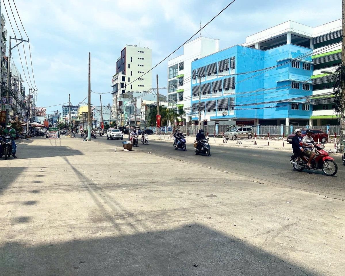 Nhà c3, lô góc, sổ đẹp - cách mạng tháng 8 - 4.7x7(27/32m2), 2tầng - 4.6tỷ