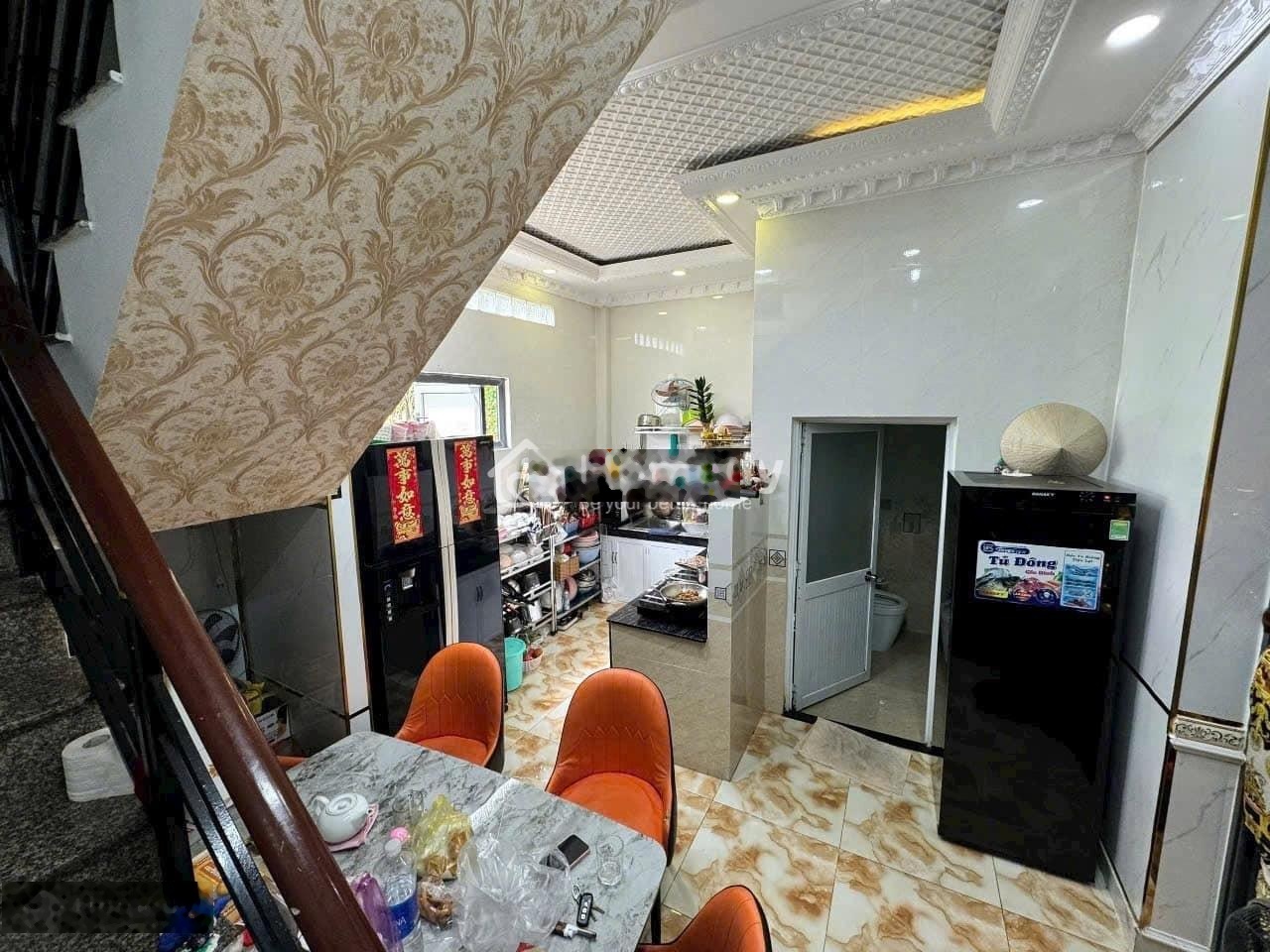 Vỡ nợ tôi bán gấp nhà cũ 63m2 lâm văn bền-q7-giá 1,08 tỷ-sổ hồng riêng-mặt tiền tiện kd