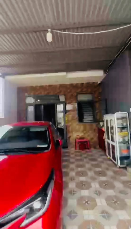 Siêu phẩm nhà đúc 2 mê, sân đậu ô tô, ngay công viên Phú Đông, chỉ 2,5 tỷ