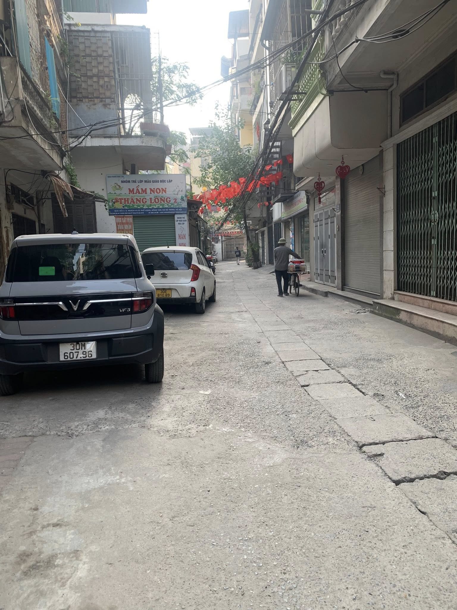 Bán nhà 5 tầng, ngõ thông, ô tô tránh, kinh doanh được, sát cạnh Đại học Kinh tế Quốc dân, khu vực Hai Bà Trưng