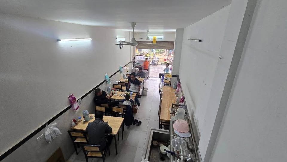 Bán nhà mặt phố Vĩnh Hồ, trung tâm Đống Đa, vỉa hè, ô tô tránh, kinh doanh sầm uất 24/7, giá 15.4 tỷ