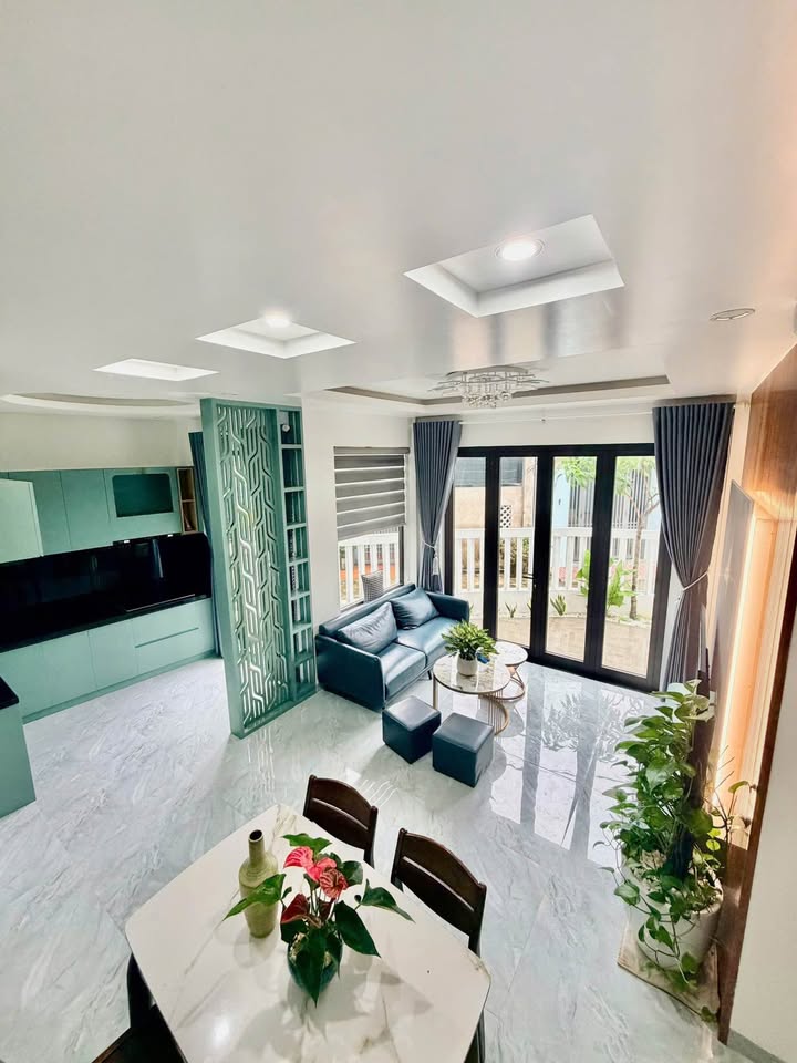 Bán nhà 2 tầng đẹp, 83m2, nở hậu, hướng Tây Nam, có gara ô tô tại Thanh Hải, thành phố Huế