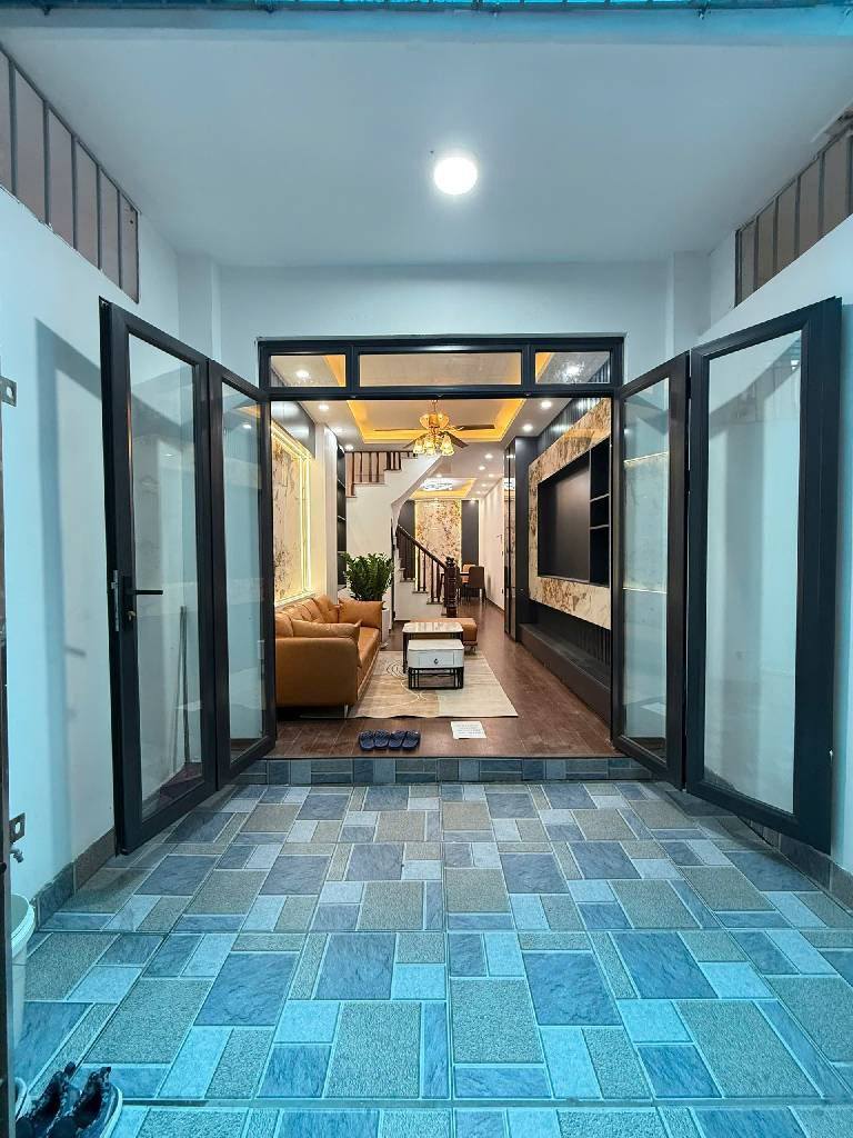 Bán nhà 5 tầng mới xây, 7 phòng ngủ, full nội thất, sổ đỏ chính chủ tại khu vực Tân Triều – Nguyễn Xiển, Thanh Trì