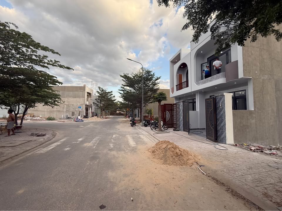 Bán nhà riêng thành phố Thủ Dầu Một, tỉnh Bình Dương, giá 2,25 tỷ