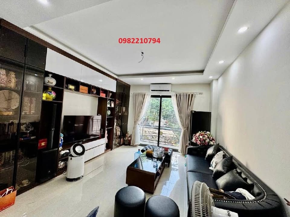 Bán nhà Ba Đình, gần công viên Thủ Lệ, 5 tầng, kinh doanh, ngõ thông, ô tô tránh sát nhà, giá 9 tỷ