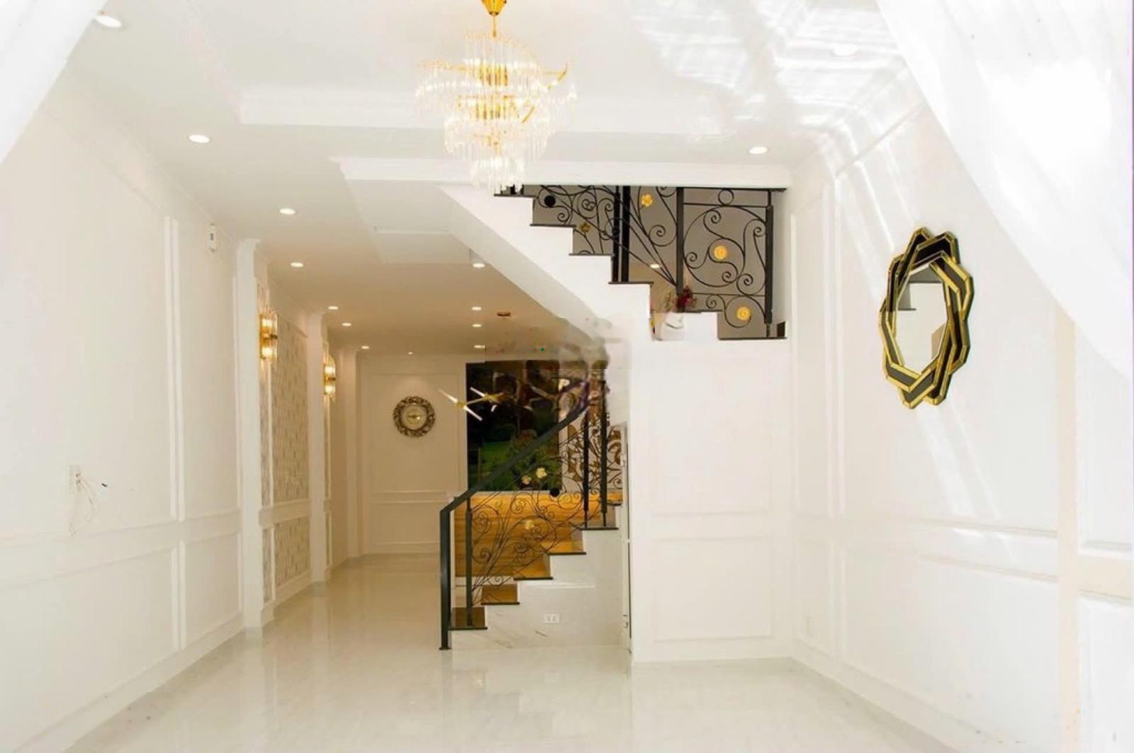 Gia đình bán gấp nhà đang cho thuê 30tr, Đ.Trần Minh Quyền -Q.10. GIÁ 3TỶ580/64,8m2,gần ĐH Văn Hiến