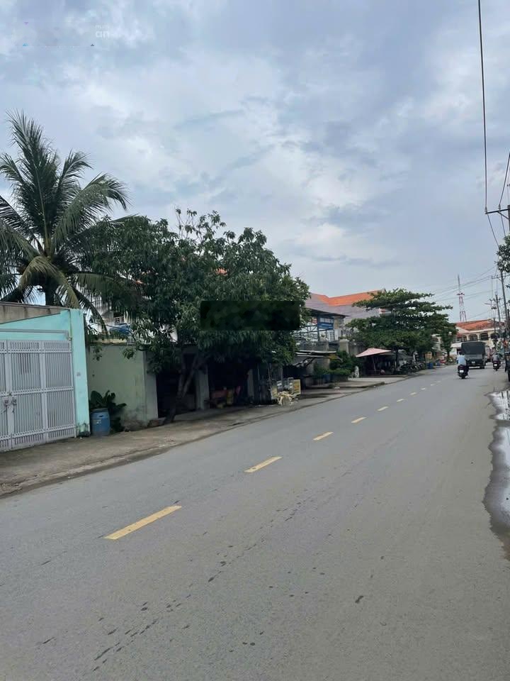 Chính chủ bán gấp lô đất mặt tiền kinh doanh ngã 3 Cây Trôm, 110.9m2 ó thổ cư, SHR, giá chỉ 900 tỷ