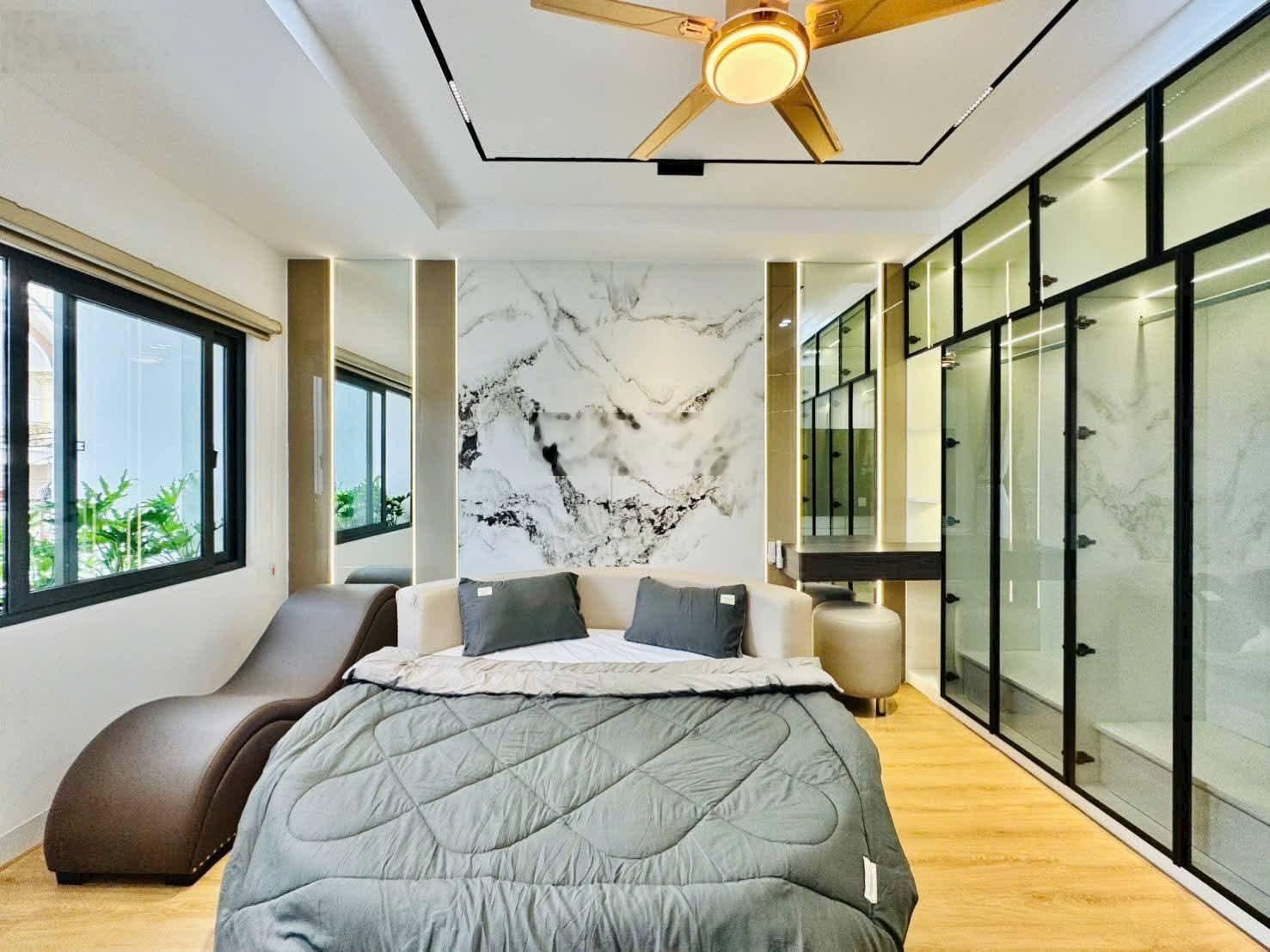 Chị Dung bán nhà giá 3tỷ2 Nguyễn Trọng Tuyển, P1, Tân Bình gần công viên Hoàng Văn Thụ DT 80m2