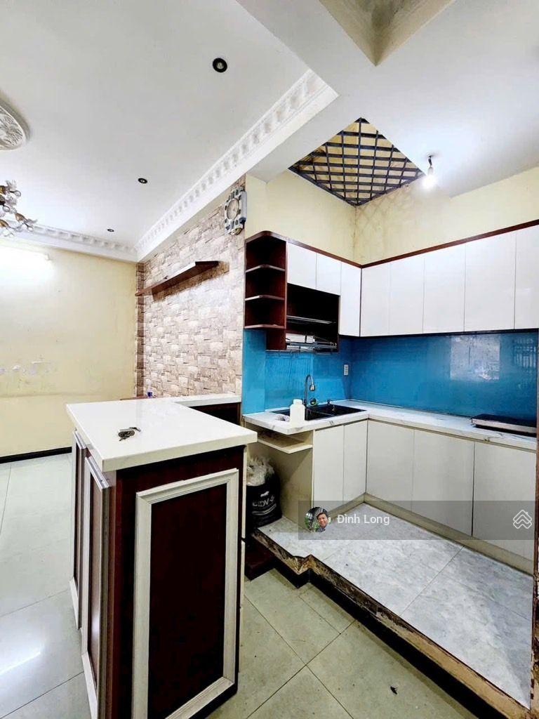 Bán nhà Thành Thái Q.10, DT 43m2, xây 4 tầng, giá 6 tỷ 6