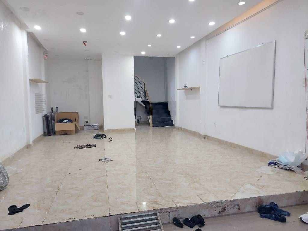 Bán nhà Quận 1 - Võ Văn Kiệt - 2 tầng - 55m2 - Sổ riêng - Chỉ 8,5 tỷ