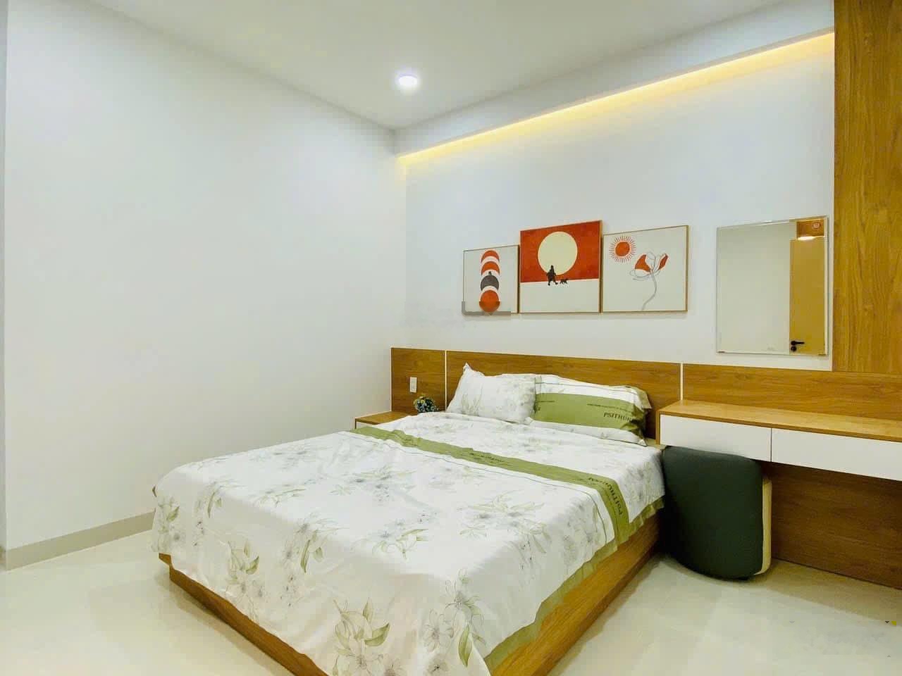 Cắt lỗ bán gấp nhà 60m2, giá 2 tỷ 550 triệu Nguyễn Thượng Hiền, P5, Bình Thạnh. Cho thuê 16tr/tháng