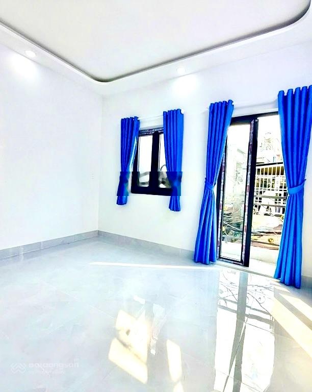 Hơn 2 tỷ có nhà mới 2 tầng ngay hương lộ 2