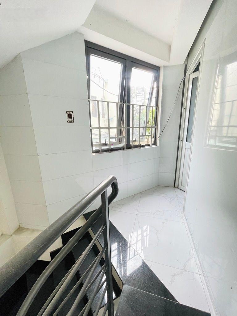 Nhà đẹp bán, HXH, hẻm 250 Nguyễn Văn Lượng. Dt28m2 = 5 6, 4lầu, 3 PN, 3WC, sân thượng, Giá 4,5 tỷ