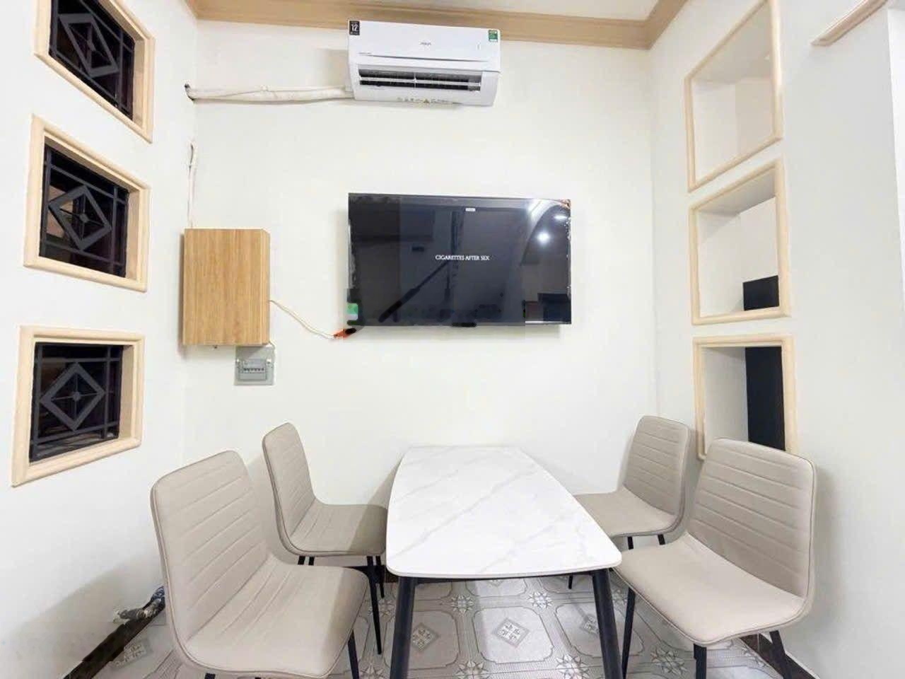 3.85 tỷ nhà 40m2 Bình Thạnh giáp Q1 vài bước ra hẻm ô tô