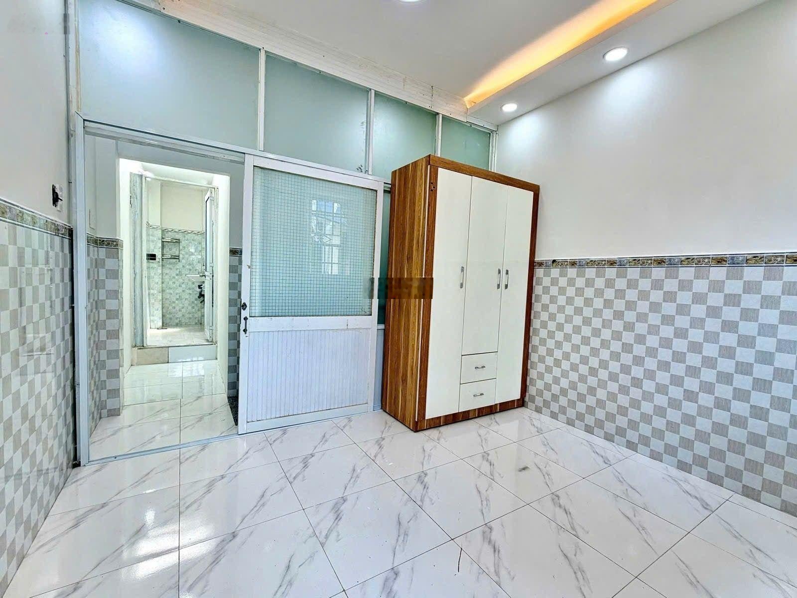 Chỉ 2.35 tỷ - có ngay nhà đẹp sát aeon tân phú