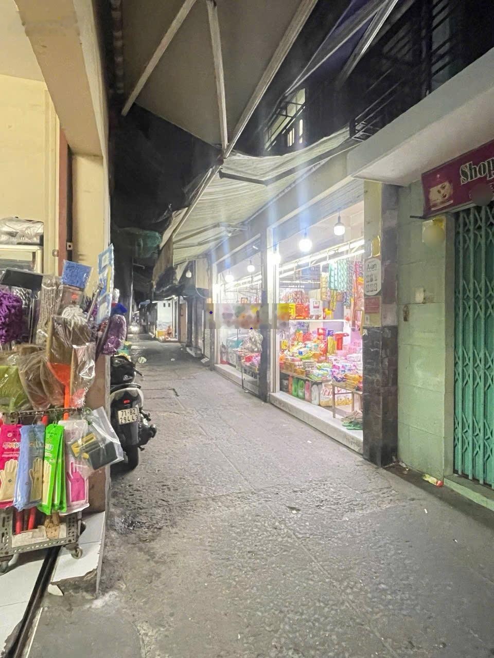 Nhỏ mà có võ - mặt tiền hẻm kinh doanh buôn bán - 861 P. Tân Hưng - Quận 7